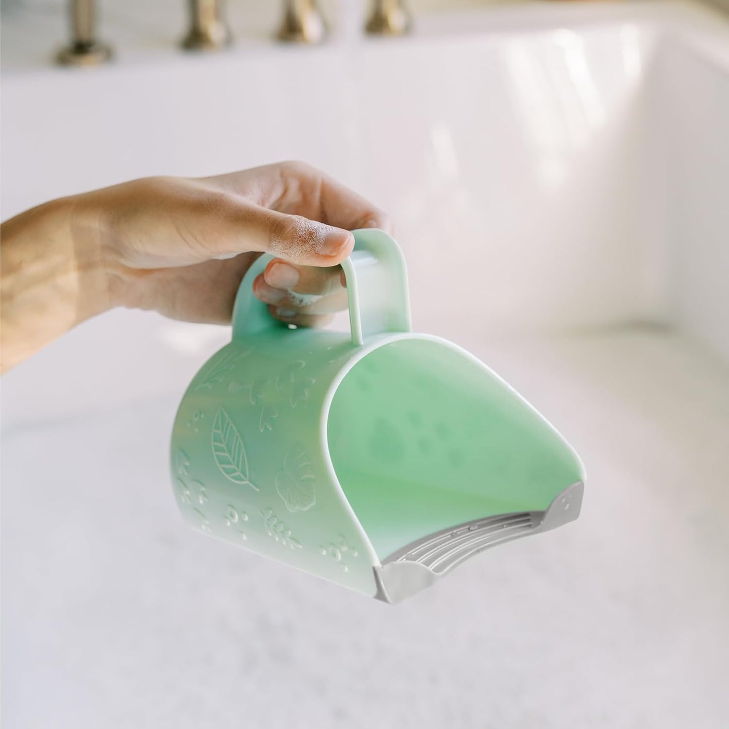 Dino-Pour Baby Bath Rinse Cup